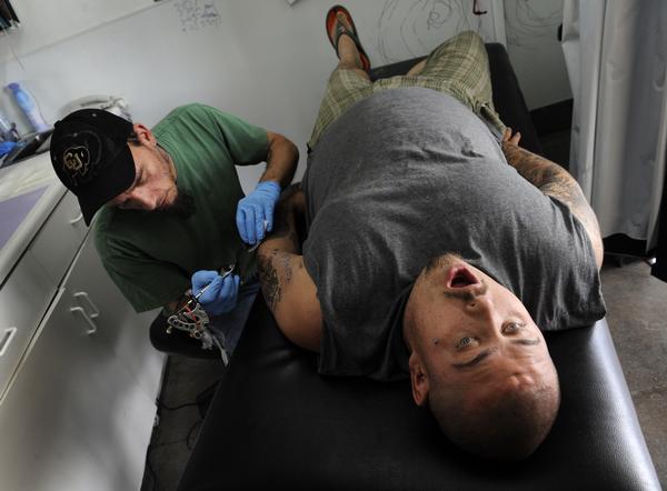  Tattoo Artist Donates Time To Aid Former Gang Members